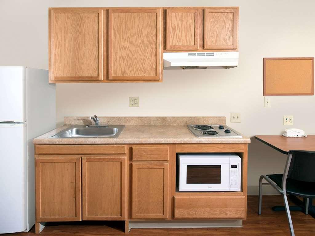 Extended Stay America Select Suites - Wichita - South Room photo