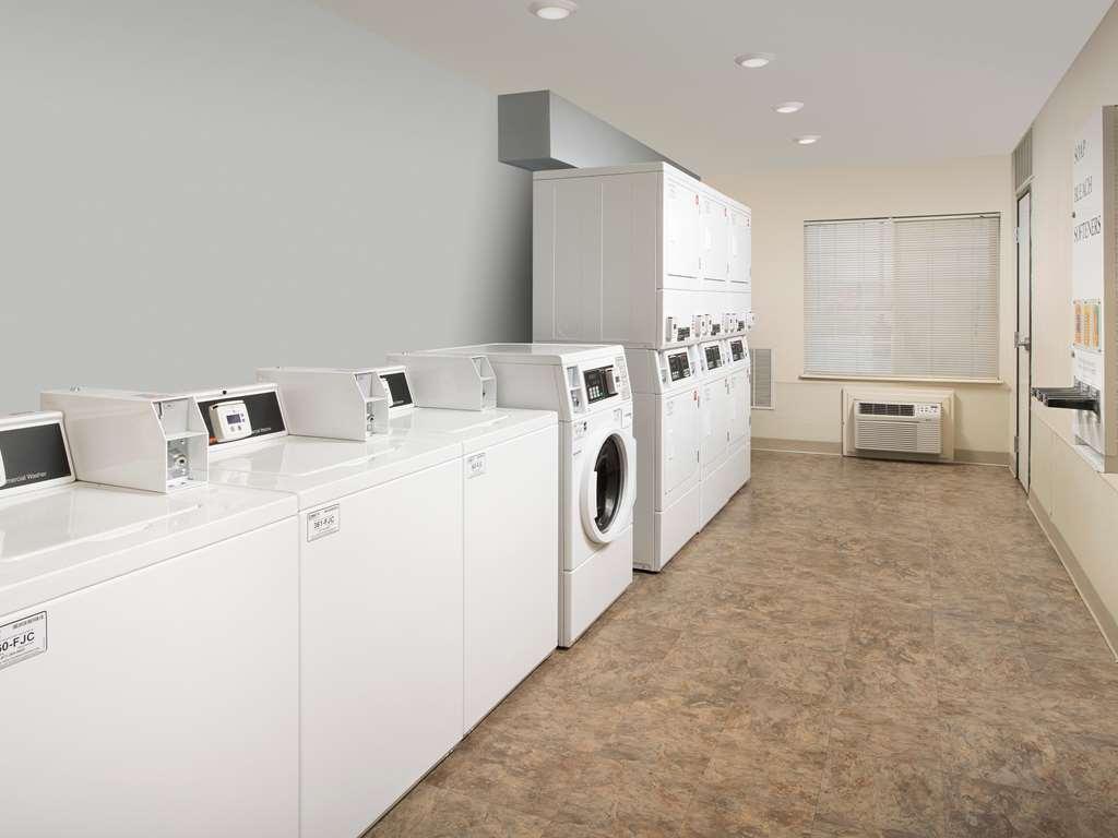 Extended Stay America Select Suites - Wichita - South Facilities photo