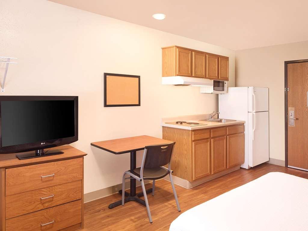 Extended Stay America Select Suites - Wichita - South Room photo