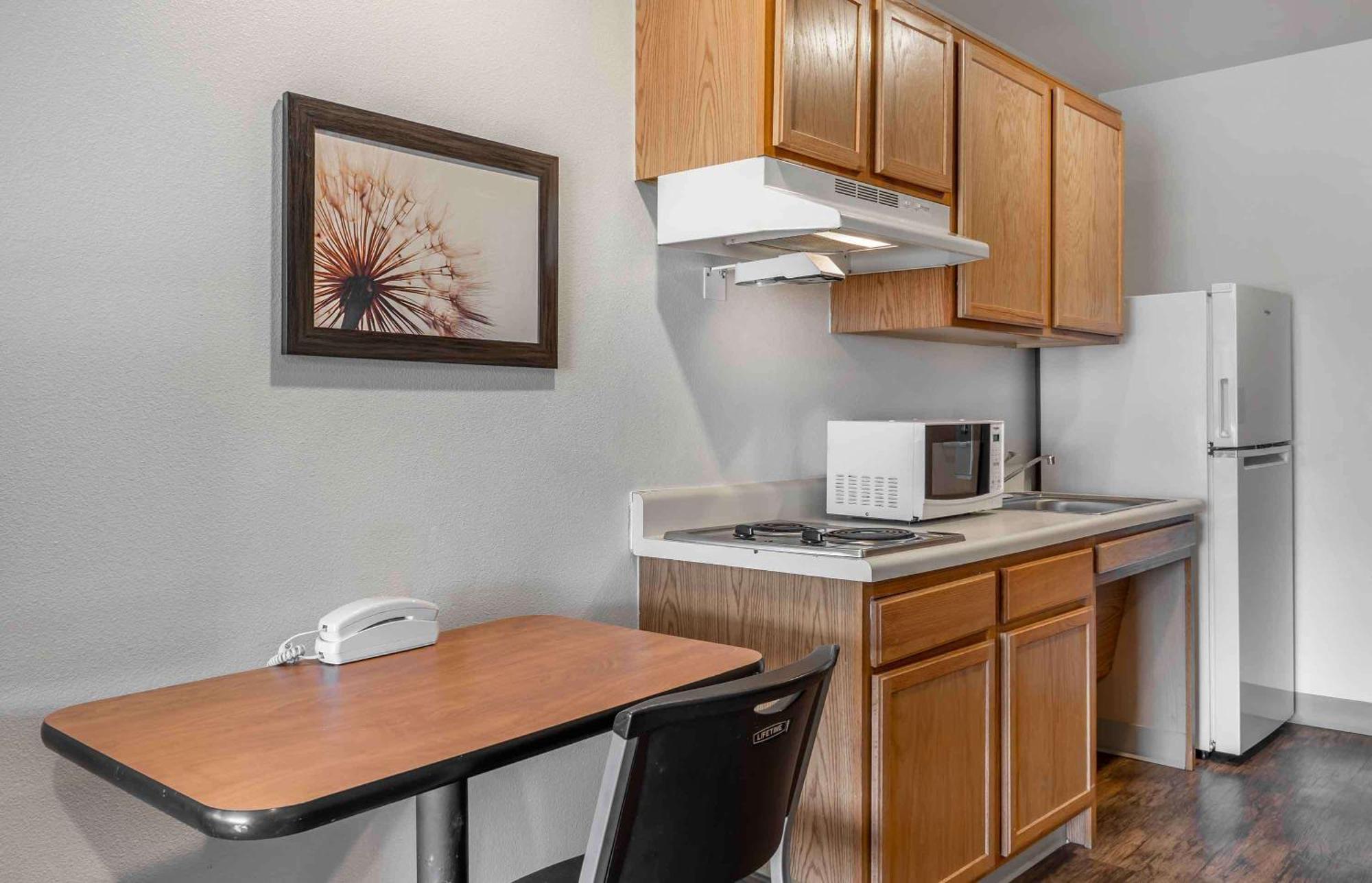 Extended Stay America Select Suites - Wichita - South Exterior photo